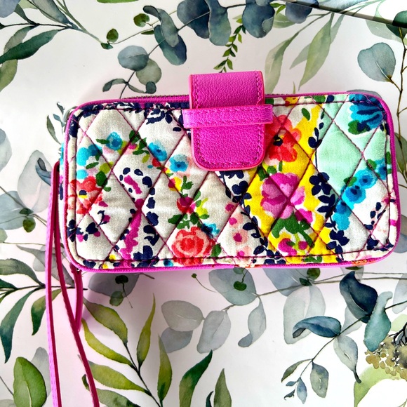 Vera Bradley wallet/phone case - Picture 1 of 3